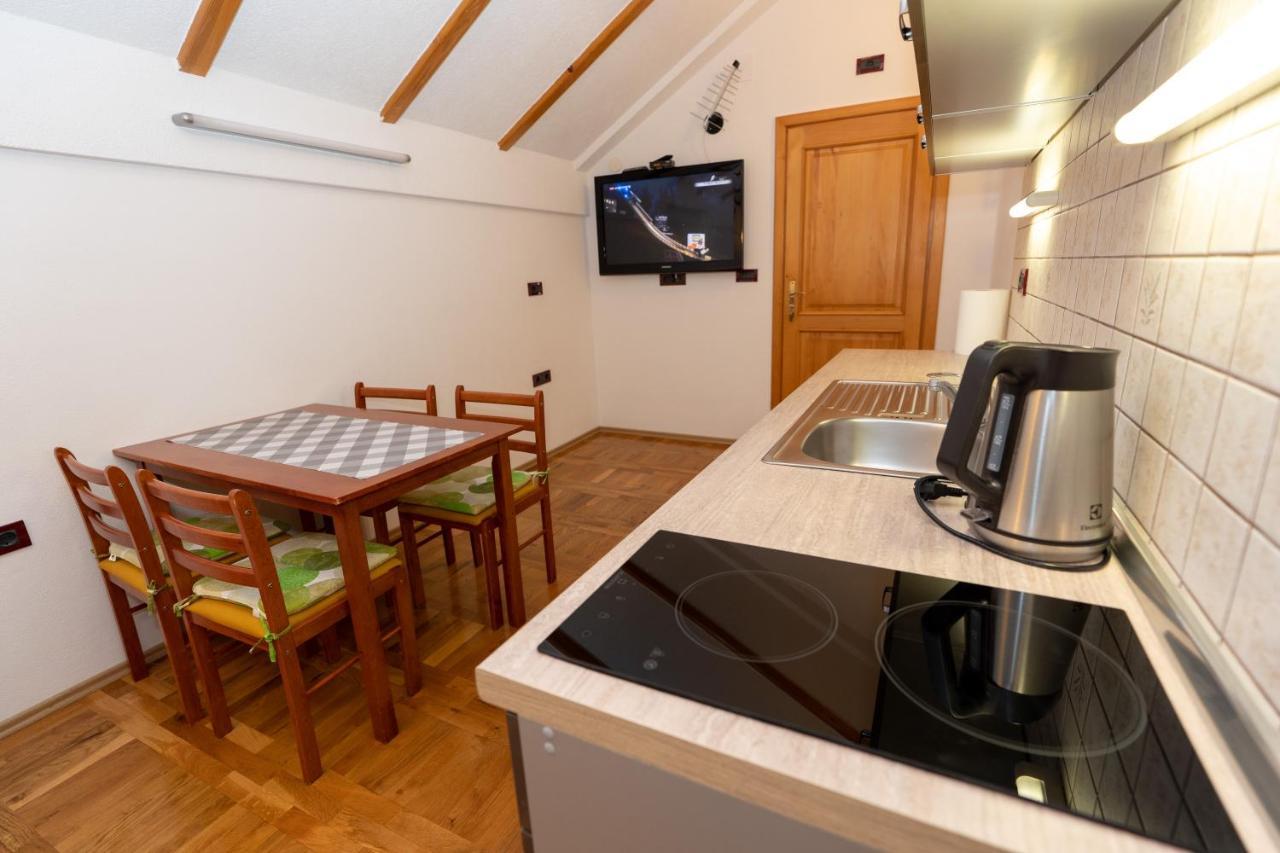 Apartman Miramare Otočac Buitenkant foto