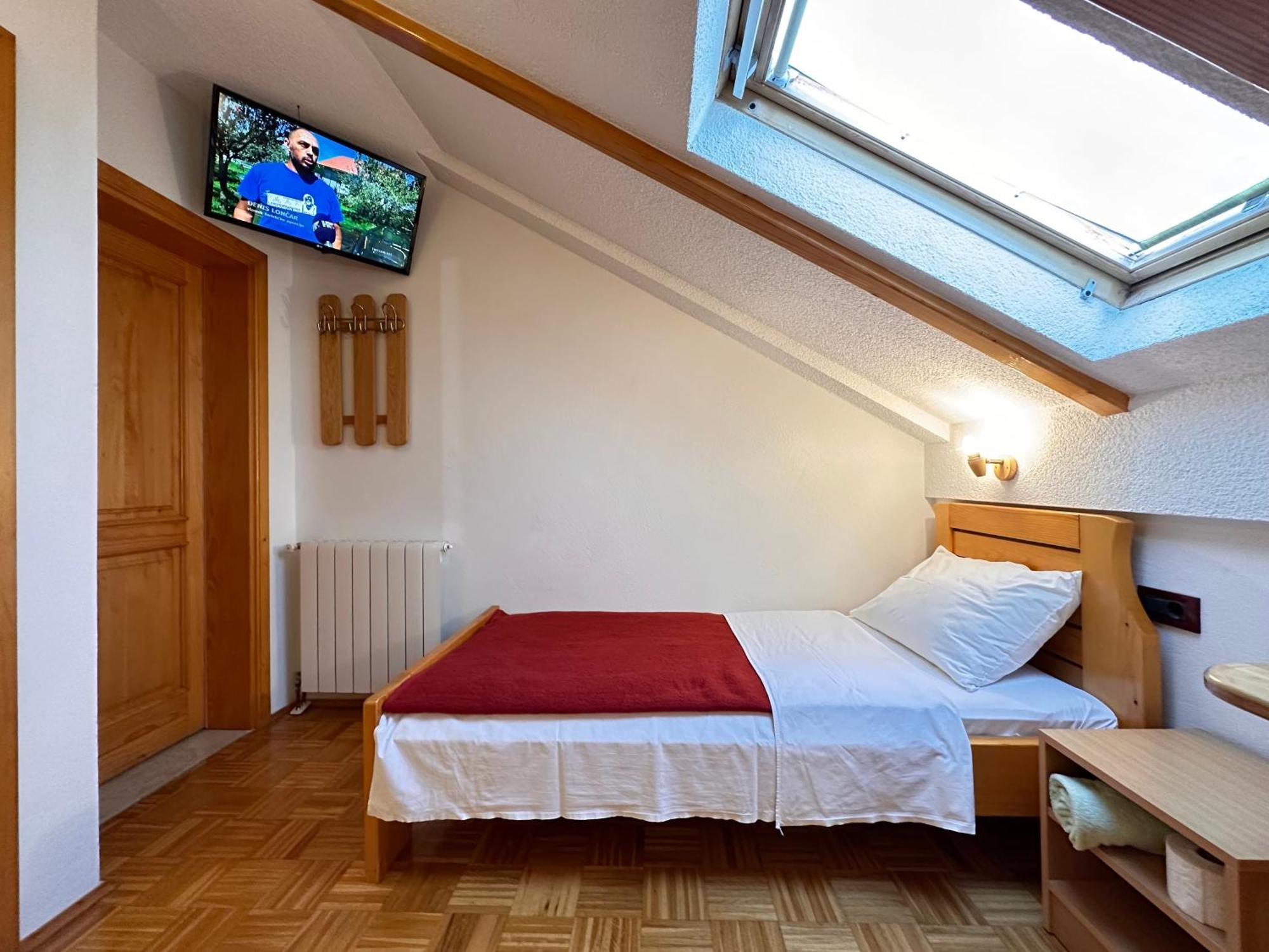 Apartman Miramare Otočac Buitenkant foto