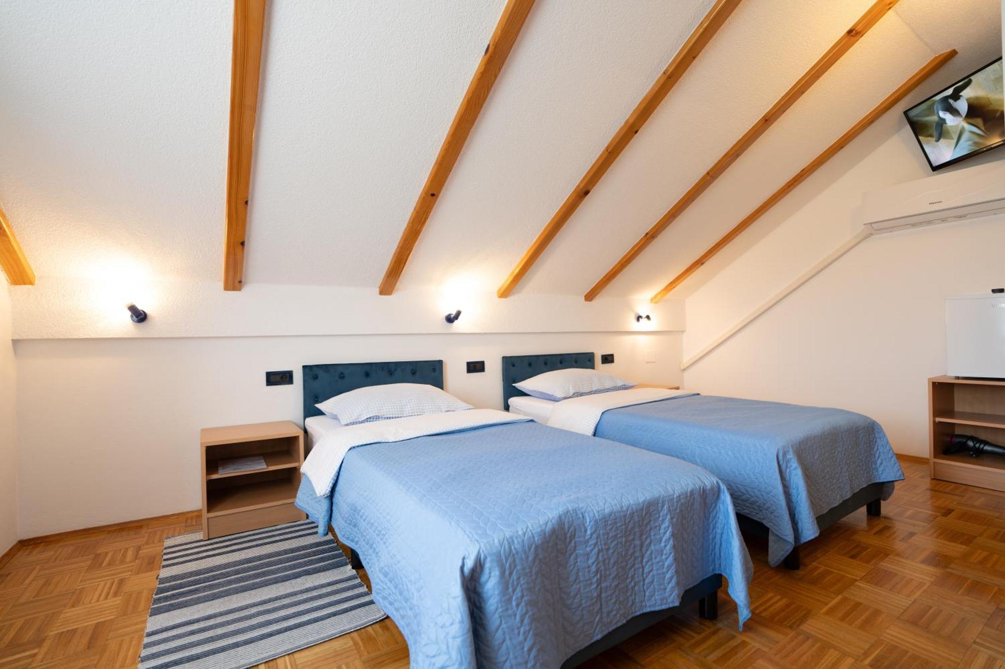 Apartman Miramare Otočac Buitenkant foto